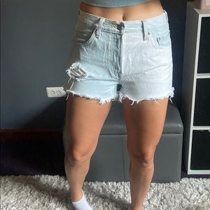 Levi 501 Denim Short - Mid Rise
